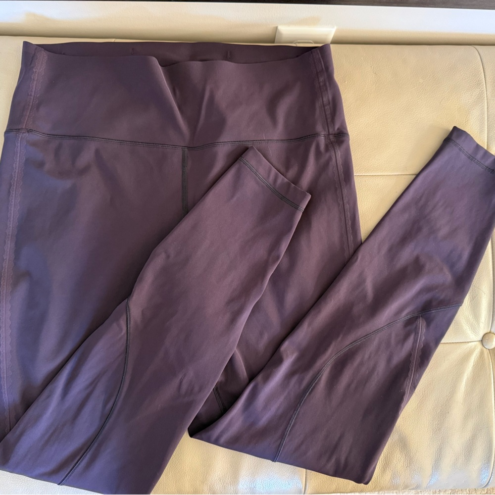 Lululemon Athletica Stop & Drop Tight 28” Luxtreme